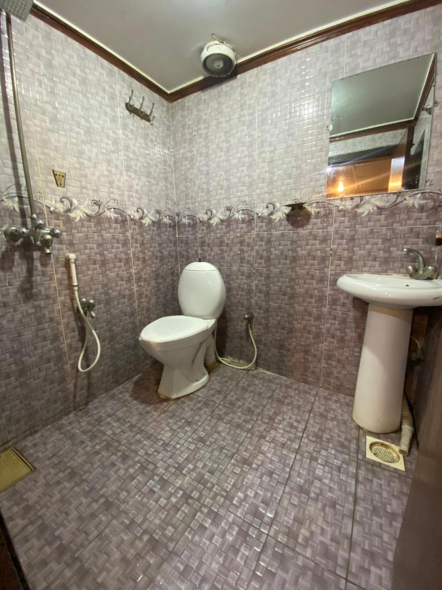 Baoo Jee Hotel Islamabad Rawalpindi Bagian luar foto