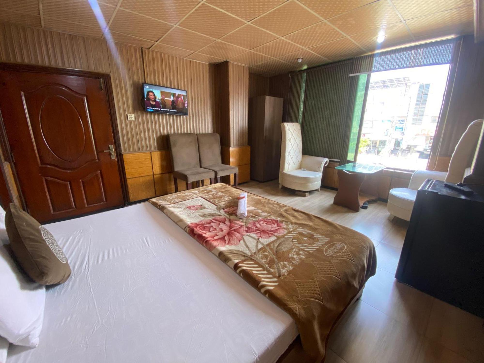 Baoo Jee Hotel Islamabad Rawalpindi Bagian luar foto